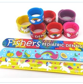 Adult snap ring ready-made bracelet with cartoon pattern pat wrist strap PVC wordless segmented color custom pattern